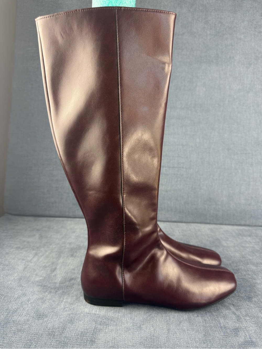 Time and Tru Womens Burgundy Faux Leather Zip Up Flat Rinding Boots SZ 7 New